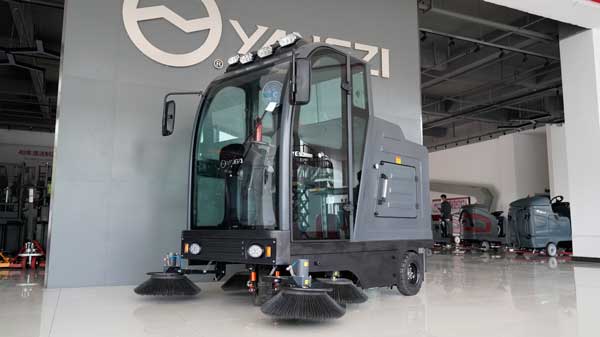 清掃環(huán)衛(wèi)車需要日常維護(hù)嗎？有什么作用
